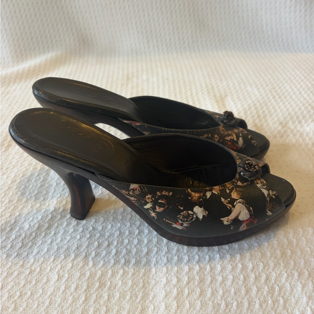 VTG ICON Black/Brown Renaissance Masquerade Print Peep Toe Kitten Heels Size 9